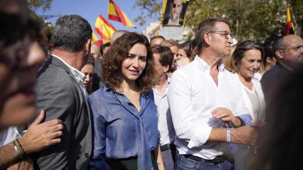 La presidenta madrileña, Isabel Díaz Ayuso, con el líder del PP, Alberto Núñez Feijóo