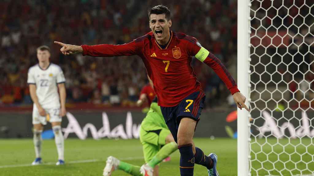 La euforia de Morata tras marcar un gol contra Escocia