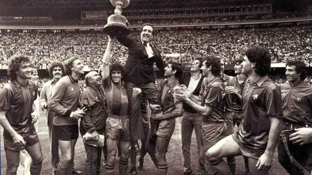 Helenio Herrera, con la Copa del Rey en 1981