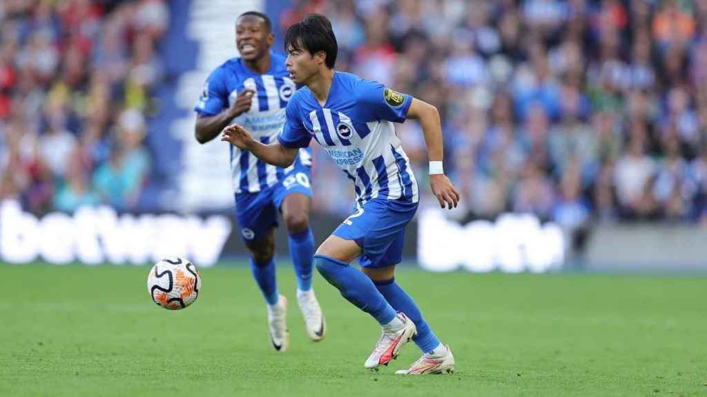 Kaoru Mitoma, en un partido con el Brighton