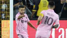 Jordi Alba, dedicando un gol a Messi en el Inter de Miami