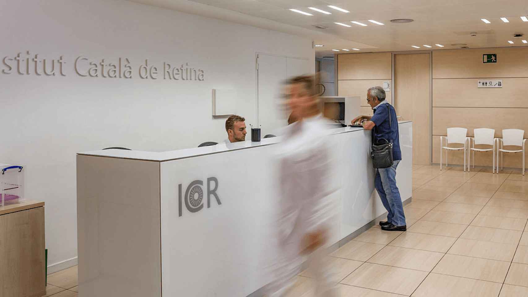 Imagen de la zona de recepción del Institut Català de la Retina en Barcelona