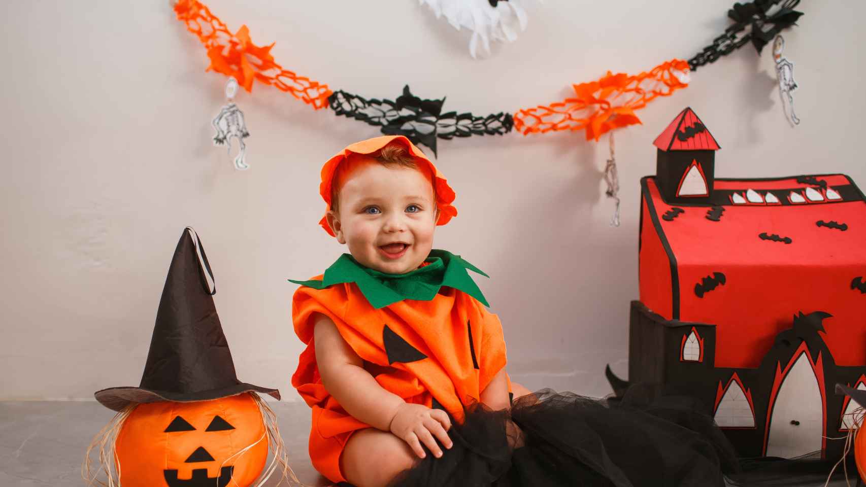 Bebe disfrazado de calabaza