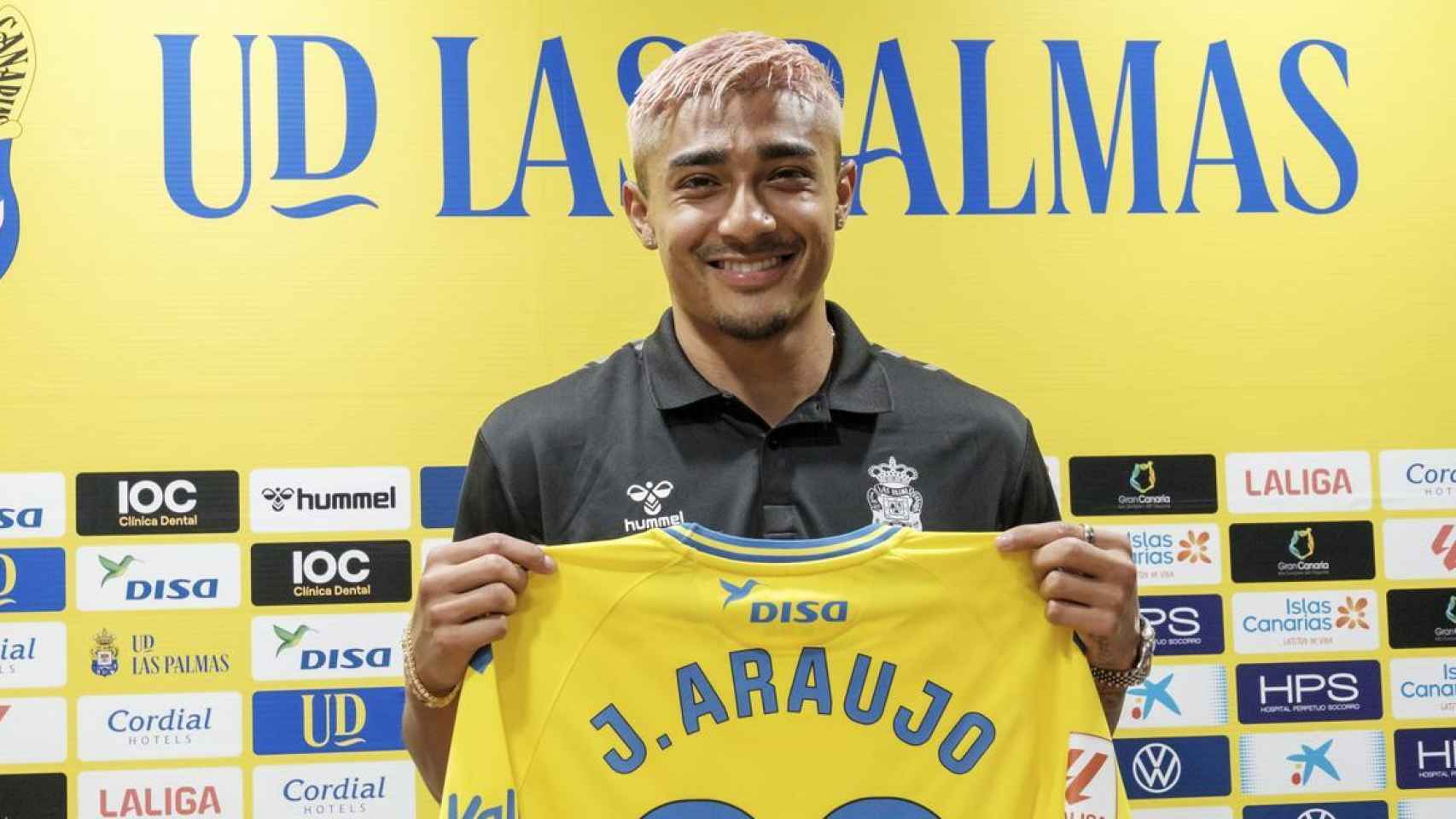 Julián Araujo, en su presentación como jugador de Las Palmas