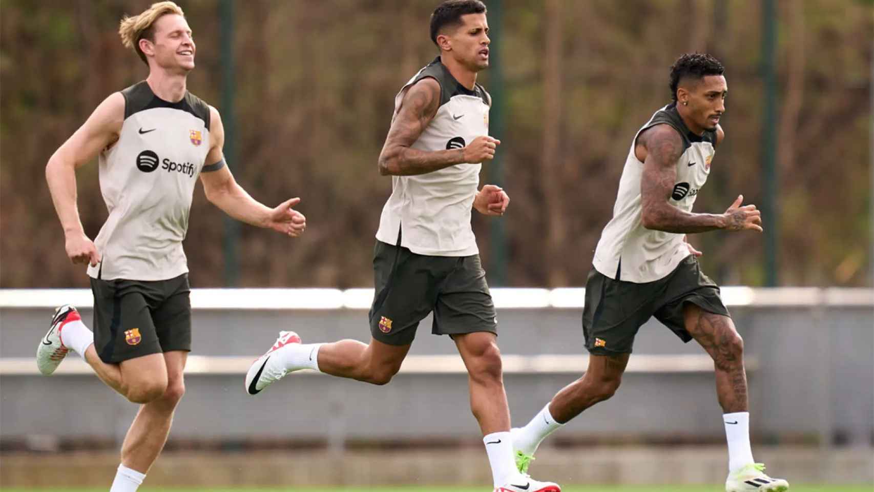 Joao Cancelo, durante un entrenamiento con el FC Barcelona