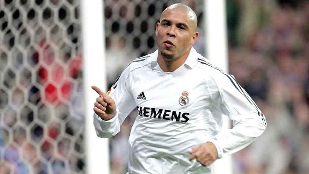 Ronaldo celebra un gol con el Real Madrid