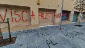 Aparecen pintadas en la sede de Junts de Barcelona en favor de Palestina