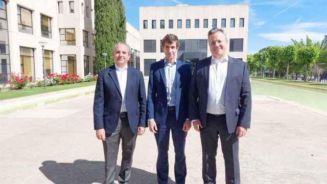 De izquierda a derecha: Miguel Gallego, Jorge Sendagorta y Ricardo Abad