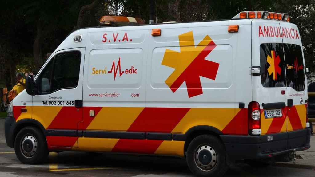 Una ambulancia de Servimedic sin título habilitante