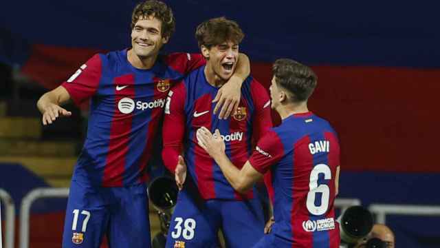 Marc Guiu, canterano del Barça, festeja su debut goleador contra el Athletic