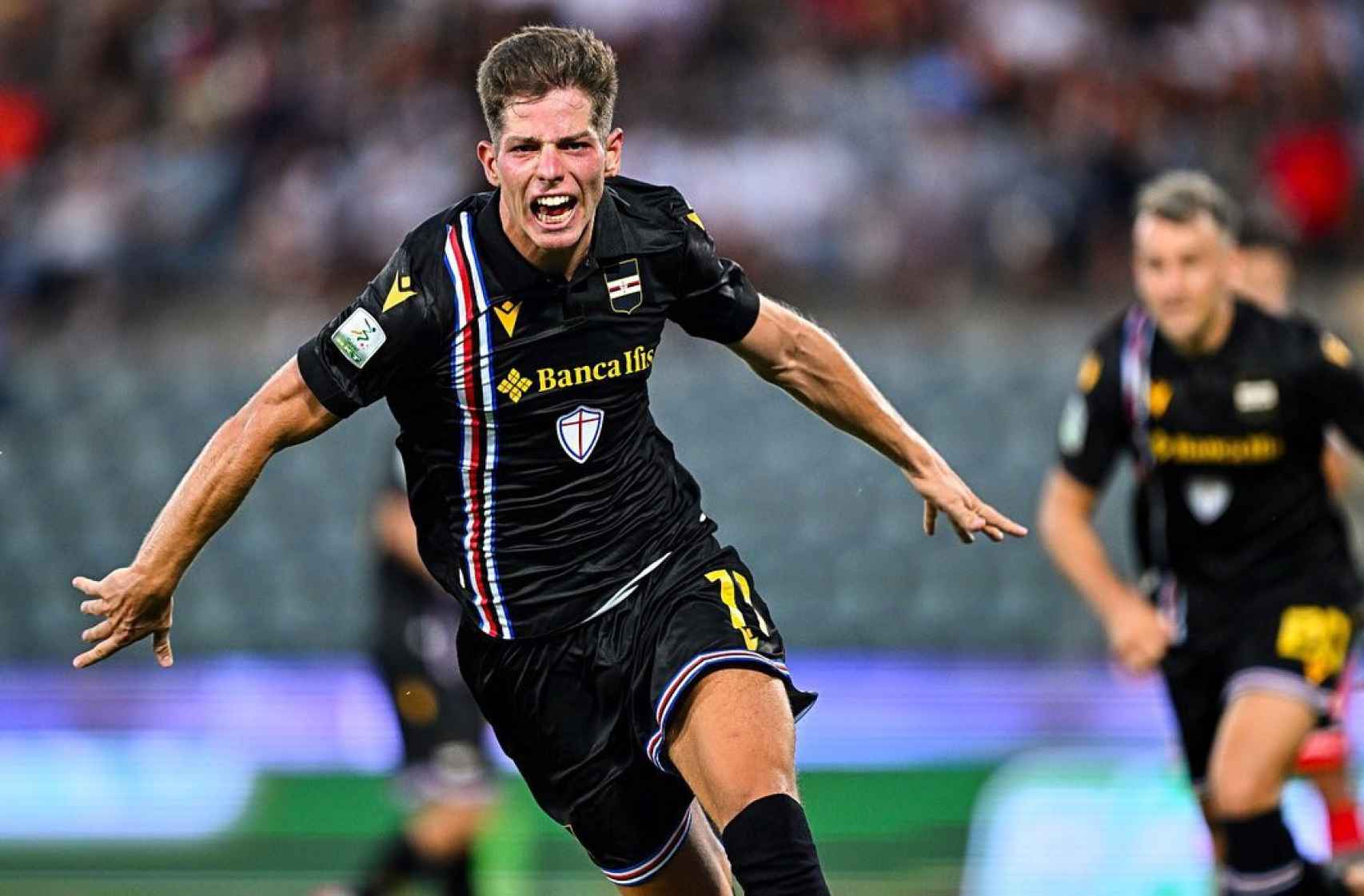 Estanis Pedrola celebra un gol con la Sampdoria