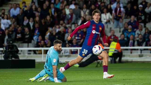 Marc Guiu marca su primer gol con el Barça