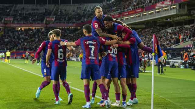 Los jugadores del Barça celebran el gol de Marc Guiu contra el Athletic
