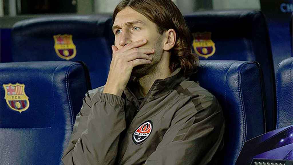 Dmitro Chygrynskiy, en el banquillo del Camp Nou