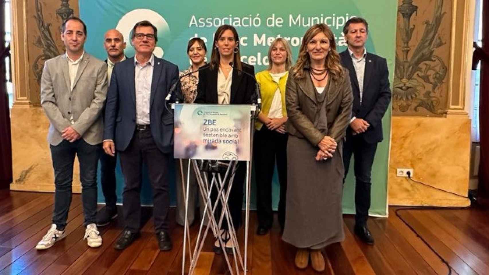 Los alcaldesa de las ciudades de la Asociación de Municipios del Arco Metropolitano de Barcelona