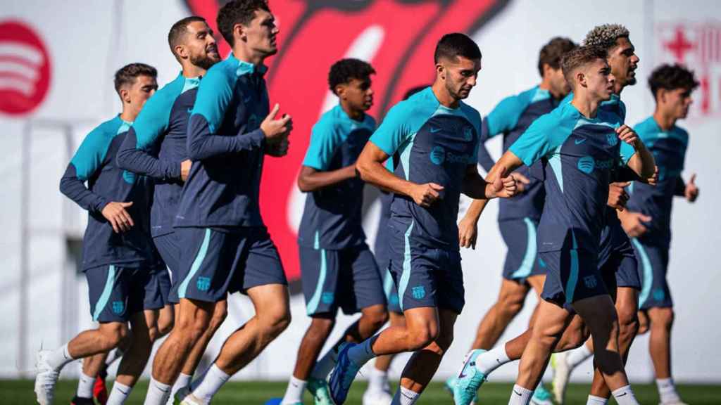 El FC Barcelona, durante un entrenamiento en la Ciutat Esportiva