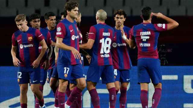 El Barça, celebrando el gol de Ferran Torres contra el Shakhtar.jpg