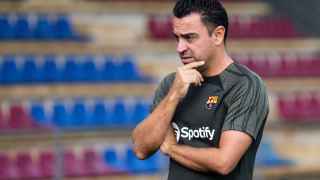 El gran enemigo de Xavi Hernández en el Barça tiene nombre y apellidos