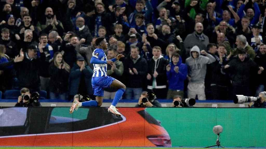 Ansu Fati, celebrando uno de los goles del Brighton contra el Ajax