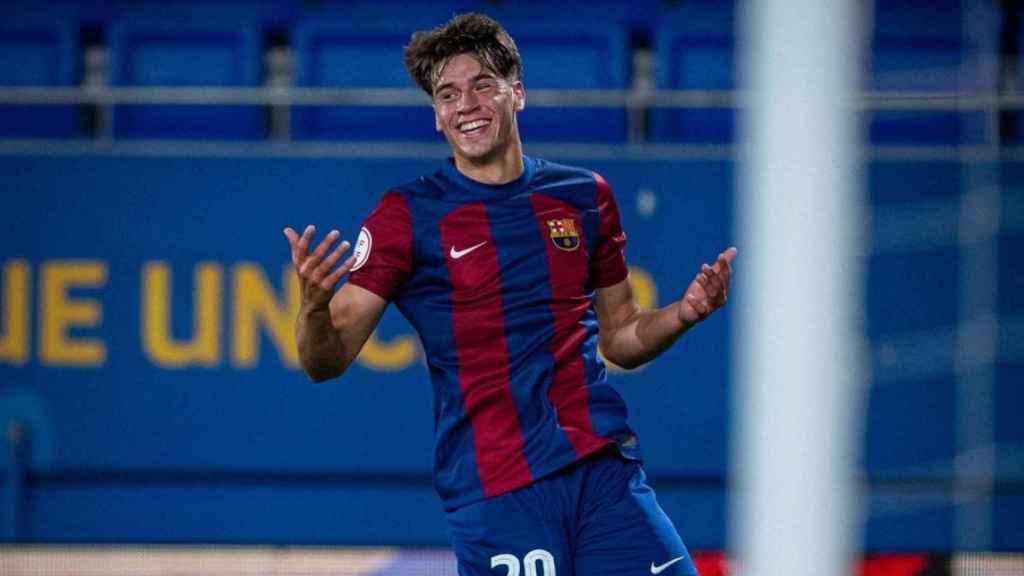 Marc Guiu celebra su gol con el Barça B al Osasuna Promesas