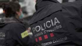 Agentes de la División de Investigación Criminal (DIC) de Mossos d'Esquadra, que han detenido a los captores de un hombre secuestrado en La Segarra