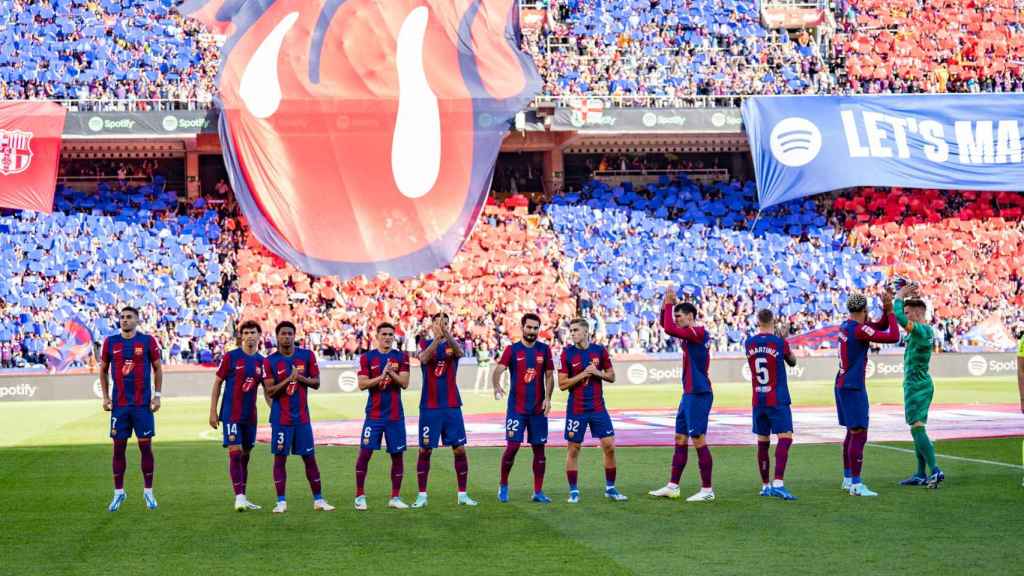 Los jugadores del Barça, antes del partido contra el Real Madrid