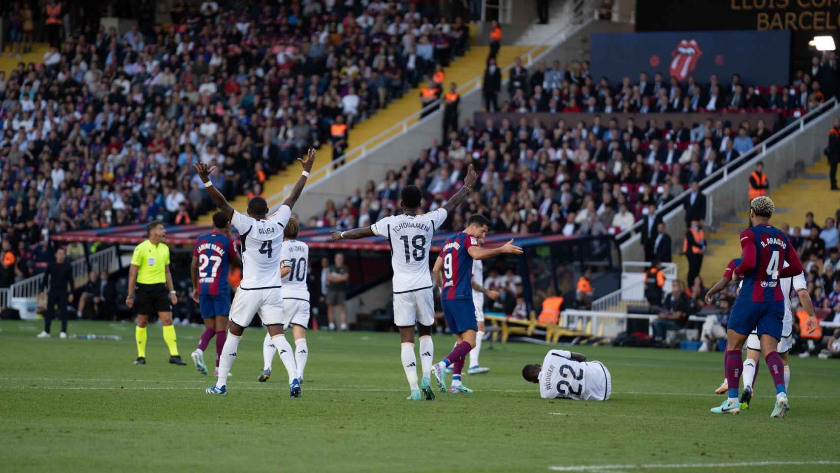 Jugadores del Real Madrid en el clásico disputado en Montjuïc