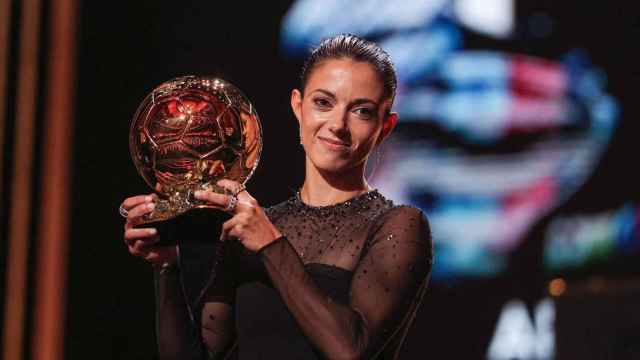 Aitana Bonmatí recoge el galardón como ganadora del Balón de Oro