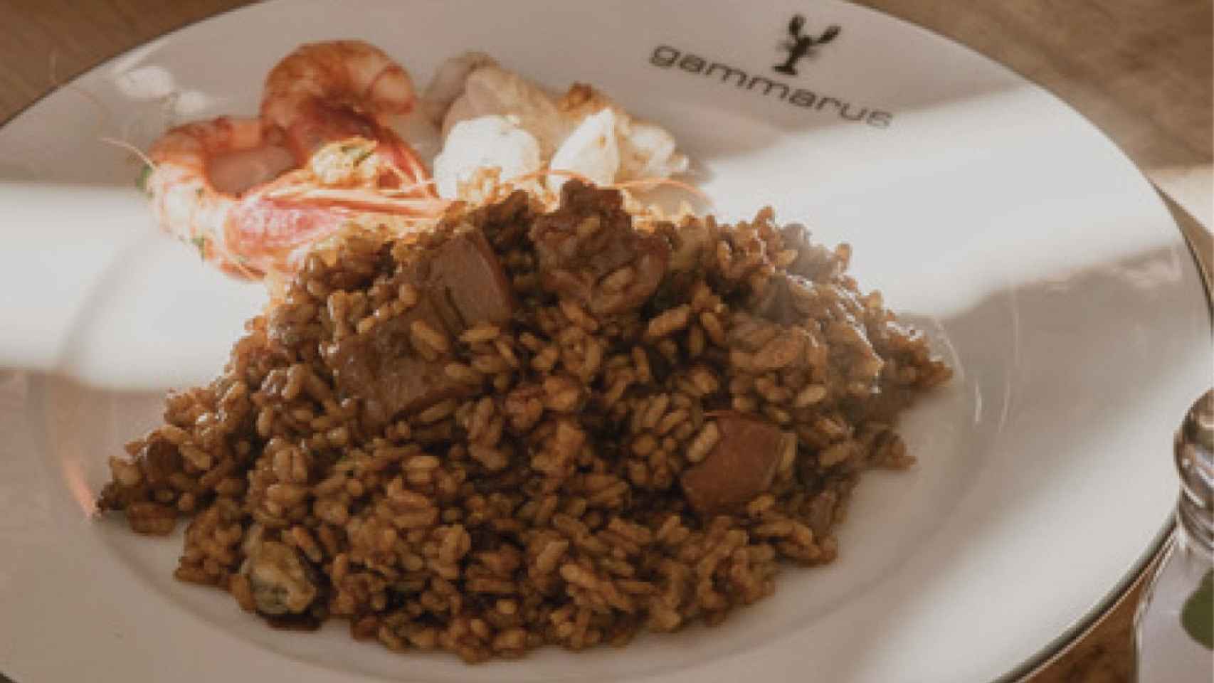 Un arroz servido en un restaurante