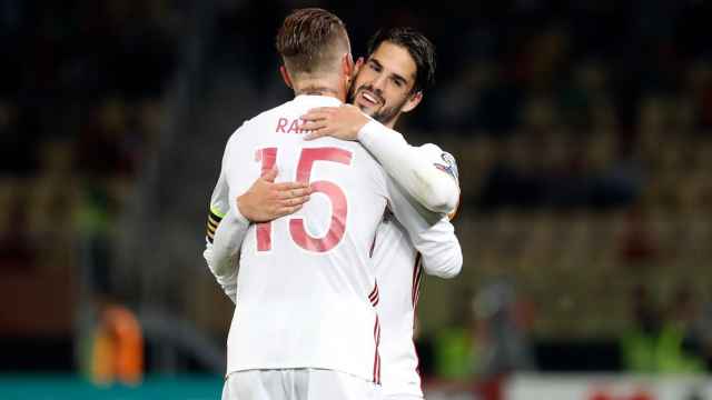 Sergio Ramos e Isco, durante un partido con la selección española