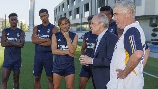 Florentino Pérez acude al entrenamiento del primer equipo del Real Madrid