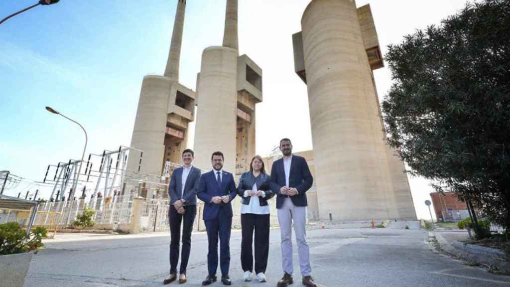 El 'president' Pere Aragonès, en las chimeneas, donde está previsto el Media City