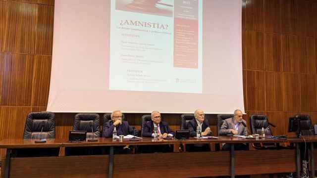 Debate sobre la amnistía organizado en la facultad de derecho de la Universidad de Barcelona (UB)
