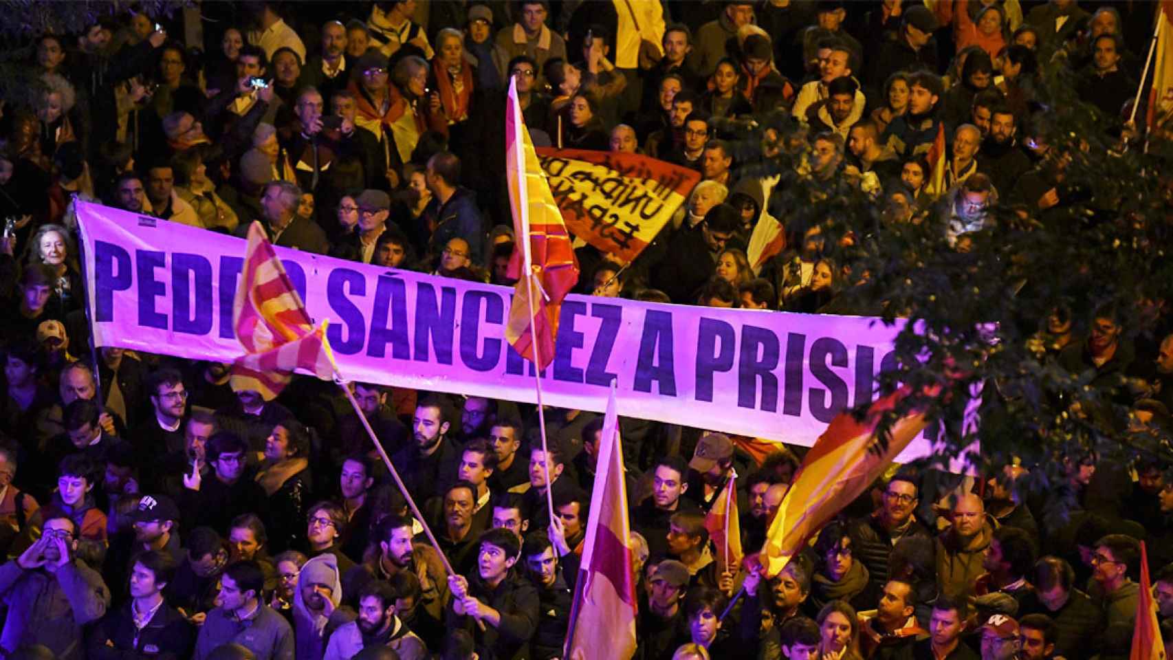 Imagen de la protesta ante la sede del PSOE en Madrid ayer