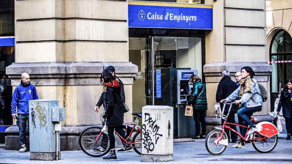 Imagen de la sede central de Caixa d'Enginyers en Barcelona