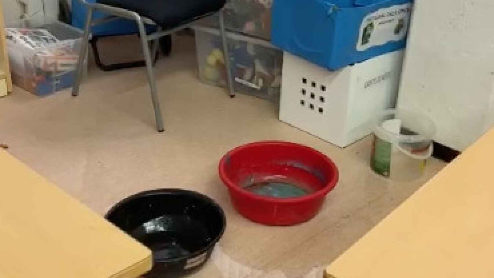 Cubos en una de las aulas de educación infantil en la escuela Pla de les Vinyes de Santa Coloma de Cervellò