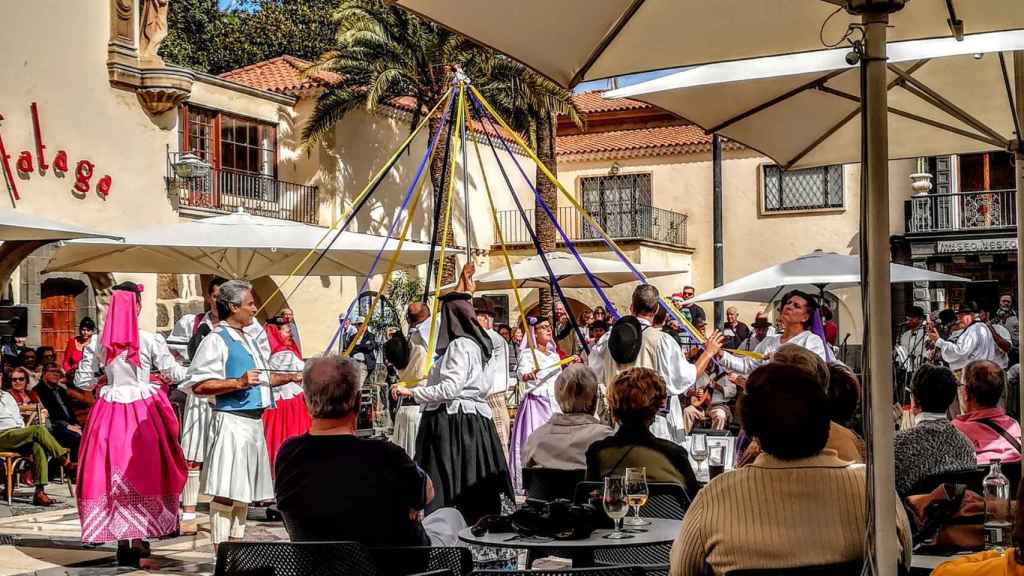 El folcklore está muy presente en el recinto del Pueblo Canario