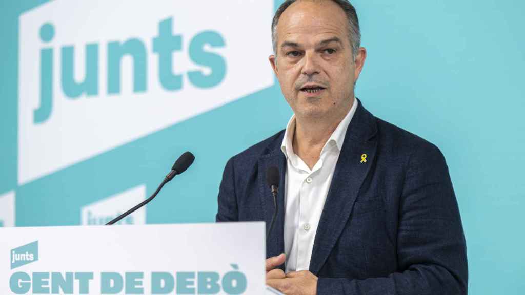 El secretario general de Junts, Jordi Turull, interviene durante una rueda de prensa en la sede del partido