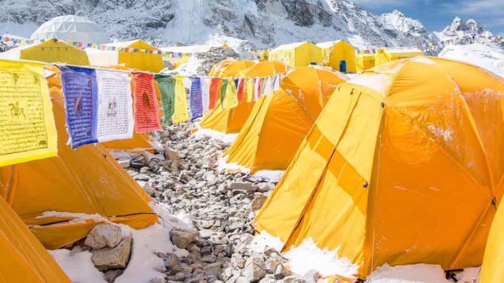 Tiendas de campaña en el Everest