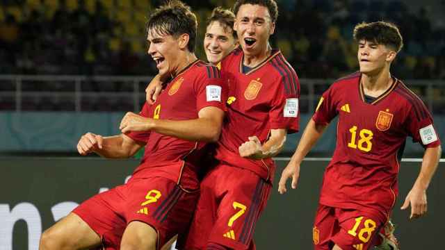 Marc Guiu celebra su gol ante Canadá con la selección española sub-17