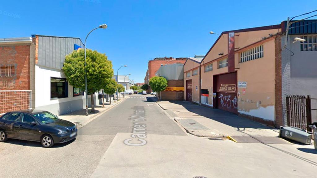 La calle donde fue agredido con brutalidad el sintecho de Balàfia, en Lleida