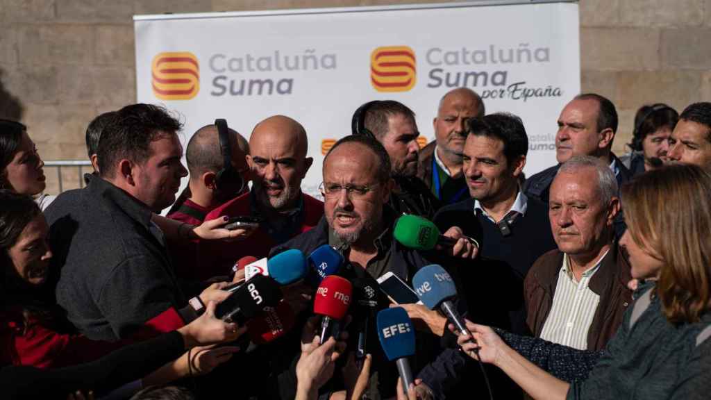 El líder del PP, Alejandro Fernández, durante la manifestación contra la amnistía en Barcelona