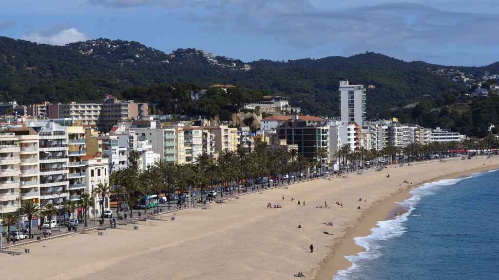 El paseo marítimo de Lloret de Mar, uno de los municipios costeros catalanes que dependen del turismo