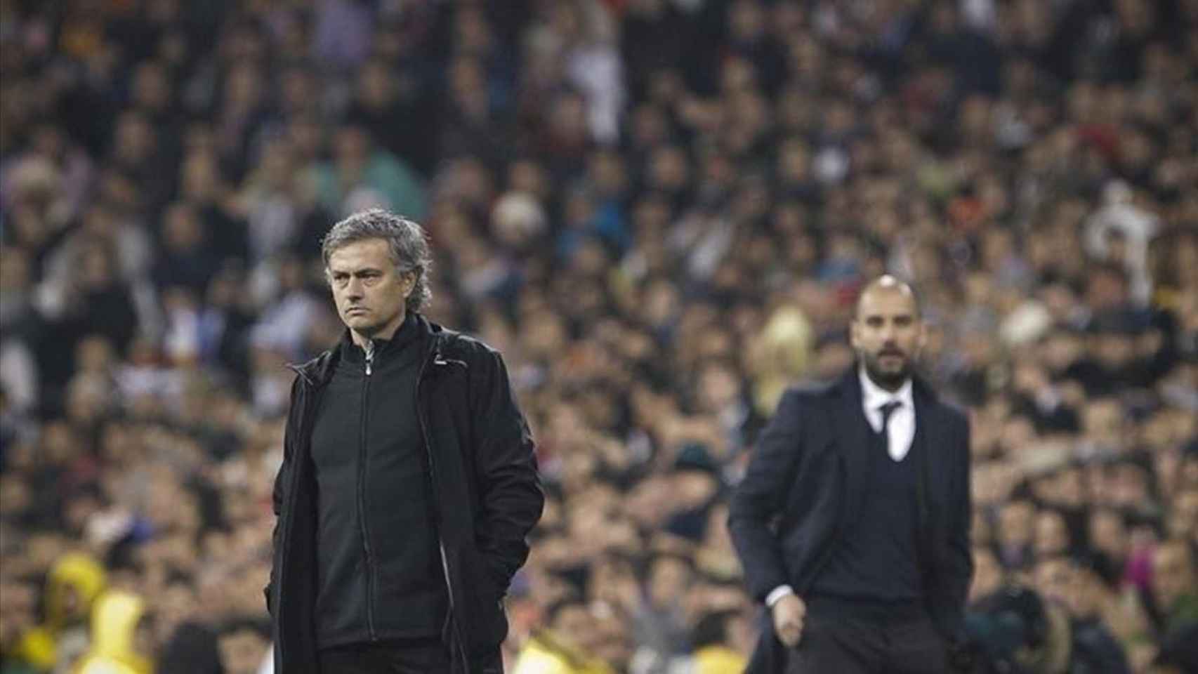 José Mourinho contra Pep Guardiola, en un clásico disputado hace varios años