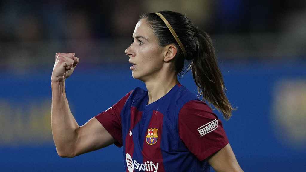 El puño arriba de Aitana Bonmatí, con Alexia Putellas de fondo, en el triunfo del Barça Femenino en Champions