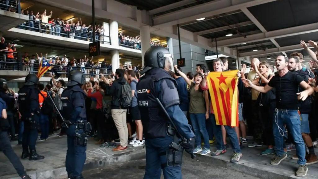 Imagen del asedio de Tsunami Democràtic al aeropuerto de Barcelona-El Prat