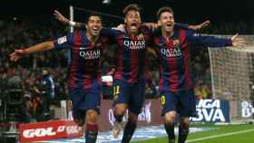 Leo Messi, Luis Suárez y Neymar Jr celebran un gol contra el Atlético de Madrid en 2015