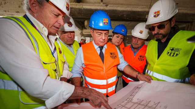 oan Laporta y la junta directiva visitan la evolución de las obras del Camp Nou