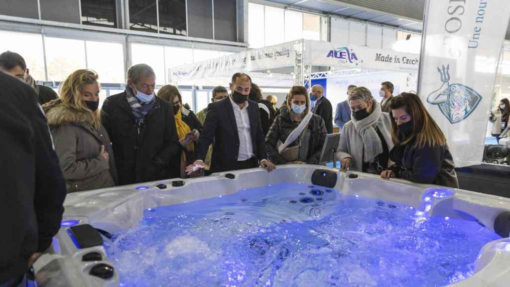 Todas las piscinas y spas se llenarán con agua de mar vitalizada