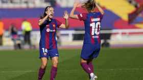 Graham felicita a Aitana tras el primer gol del Barça al Real Madrid